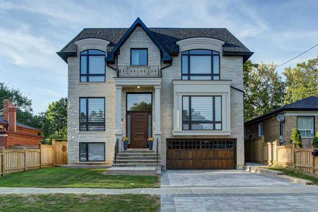 290 Churchill Ave
